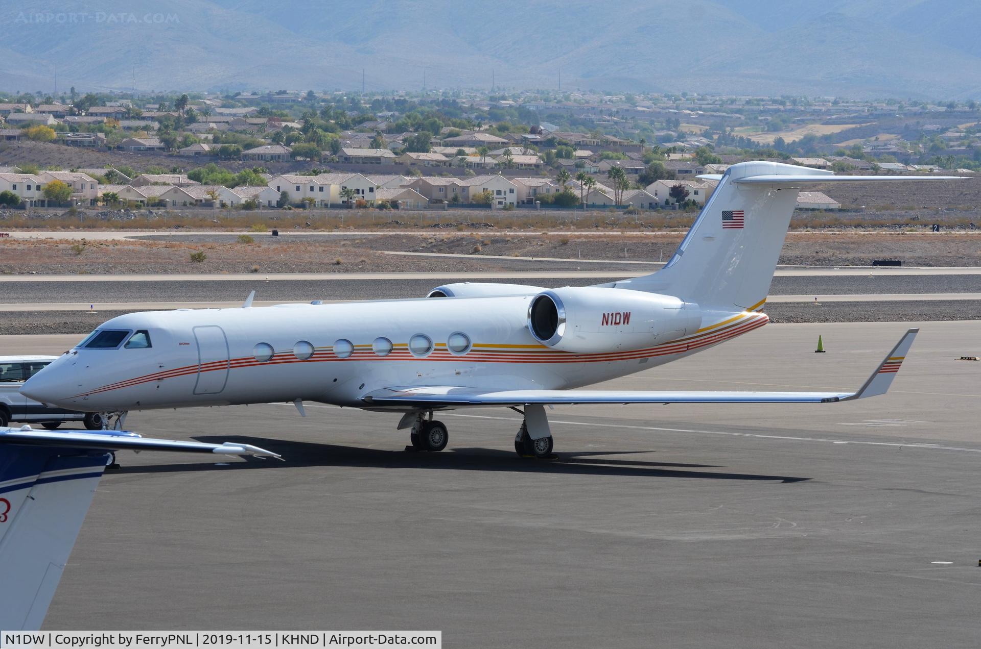 N1DW, 2009 Gulfstream Aerospace GIV-X (G450) C/N 4176, Air Orange Inc G450 on the tarmac in HSH