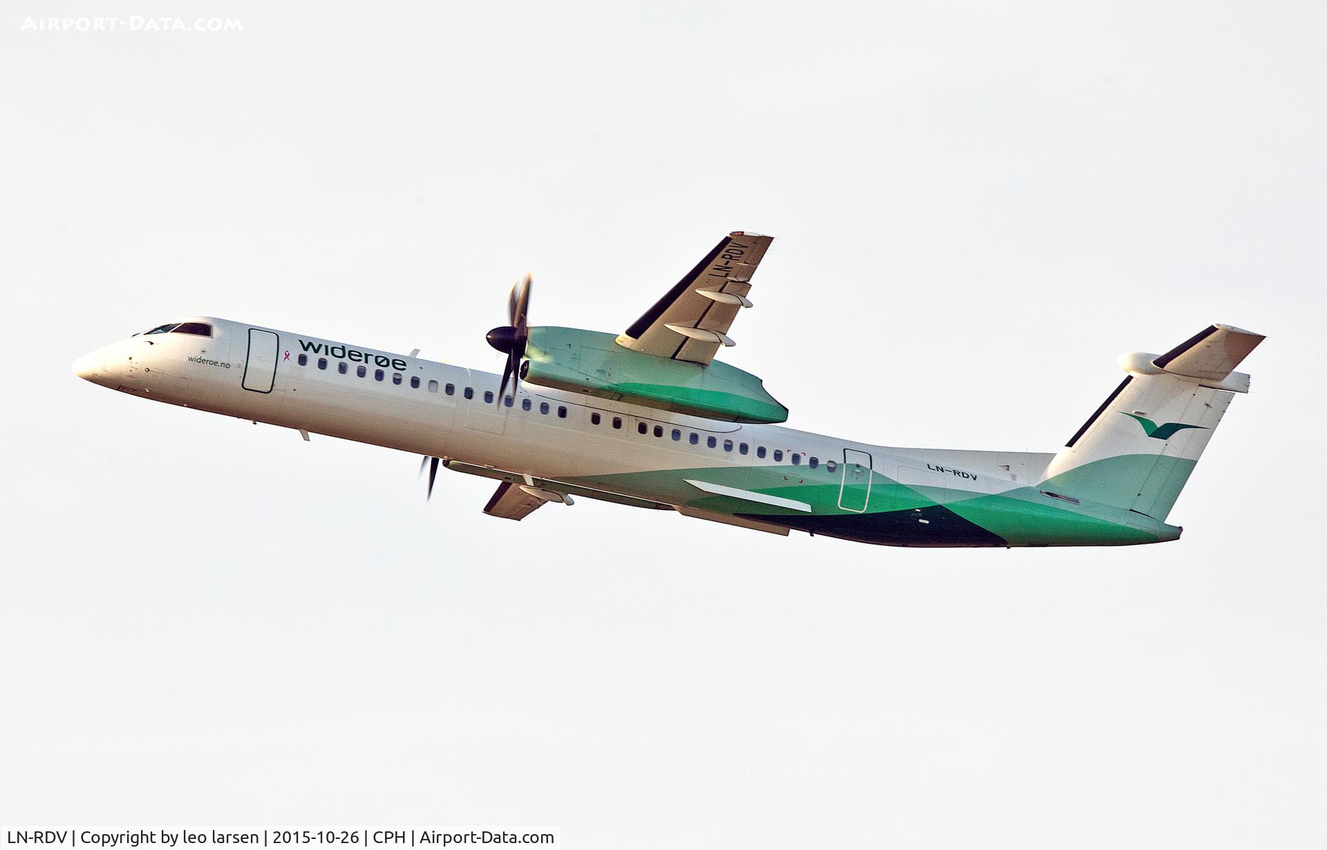 LN-RDV, 2001 De Havilland Canada DHC-8-402Q Dash 8 C/N 4062, Copenhagen 26.10.2015