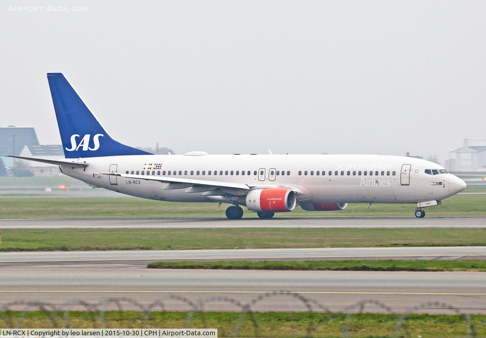 LN-RCX, 2000 Boeing 737-883 C/N 30196, Copenhagen 30.10.2015