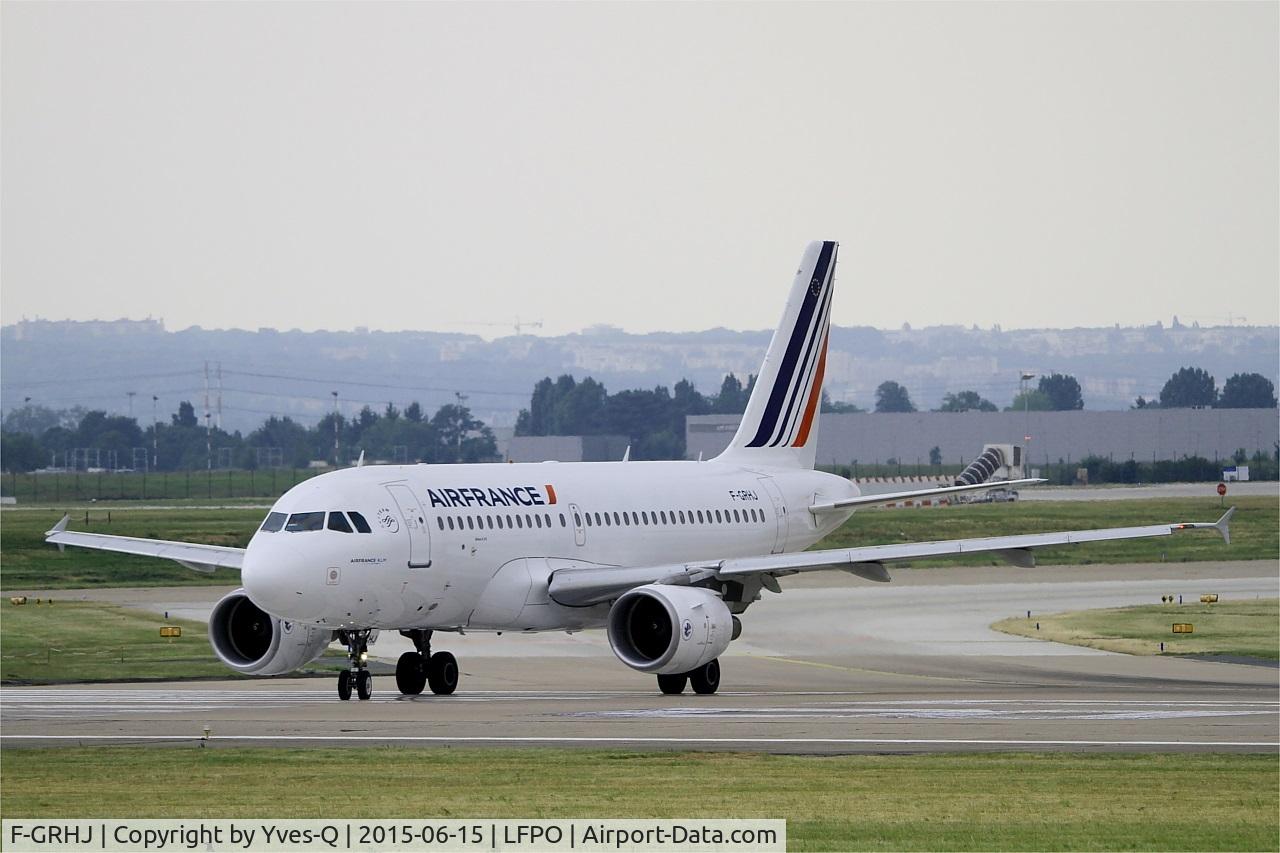 F-GRHJ, 2000 Airbus A319-111 C/N 1176, Airbus A319-111, Lining up rwy 08, Paris-Orly airport (LFPO-ORY)