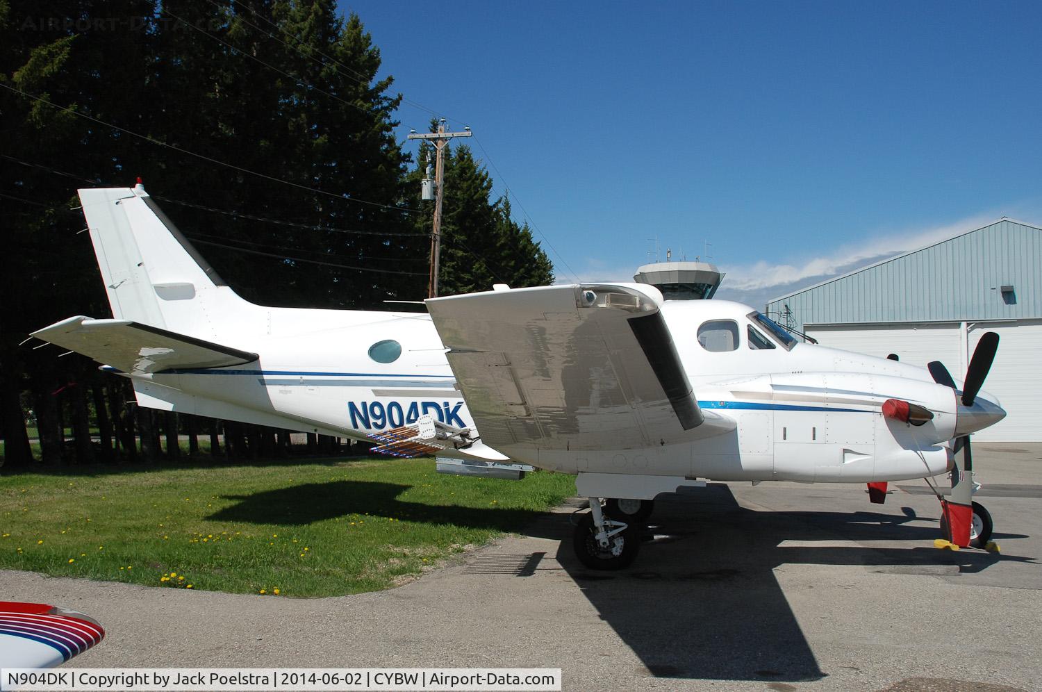 N904DK, 1984 Beech C90 King Air C/N LJ-1089, N904DK with spray installation