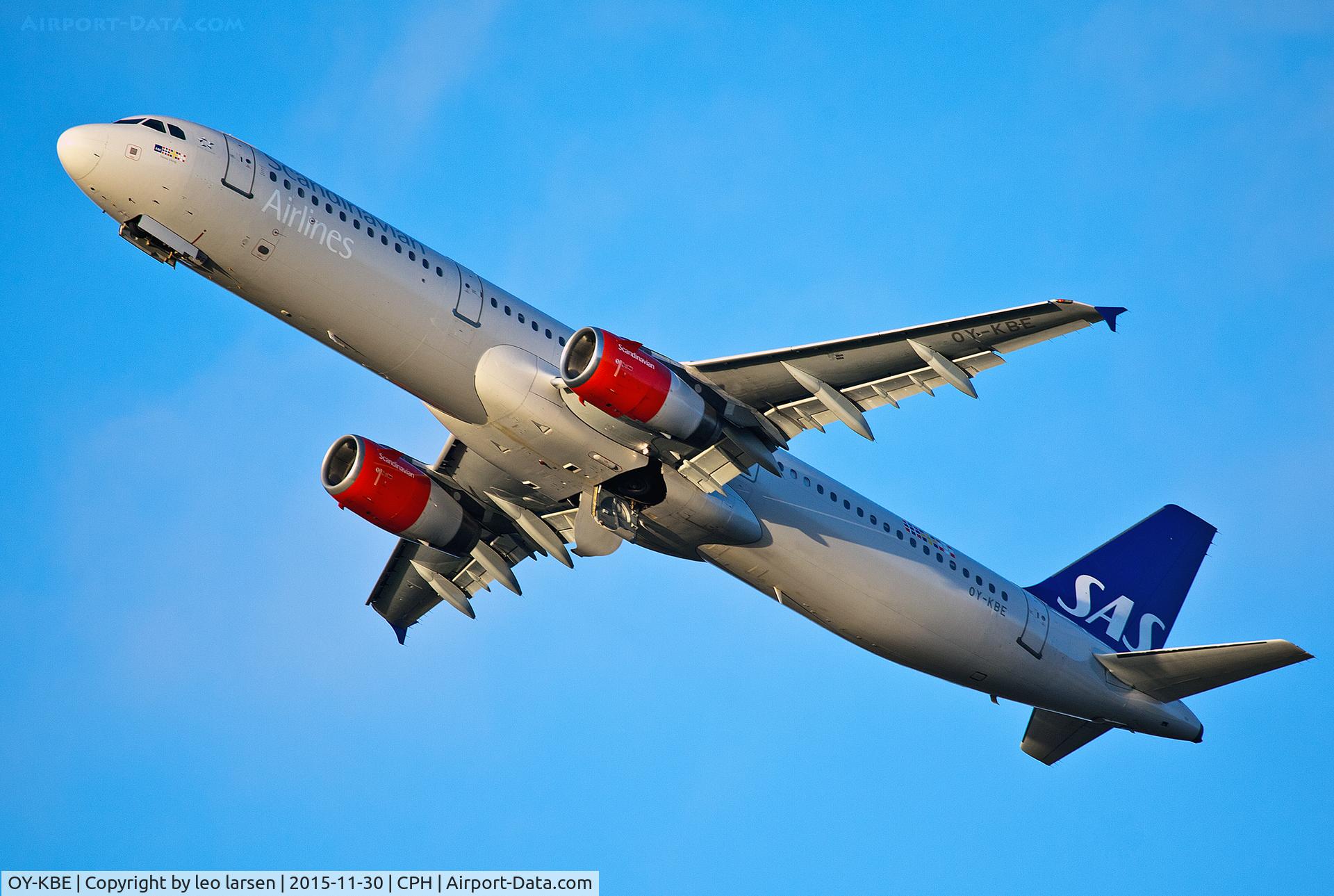 OY-KBE, 2002 Airbus A321-232 C/N 1798, Copenhagen 30.11.2015 T/O R-22R