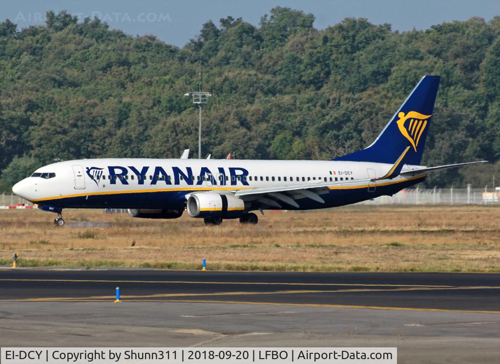 EI-DCY, 2004 Boeing 737-8AS C/N 33570, Landing rwy 14R