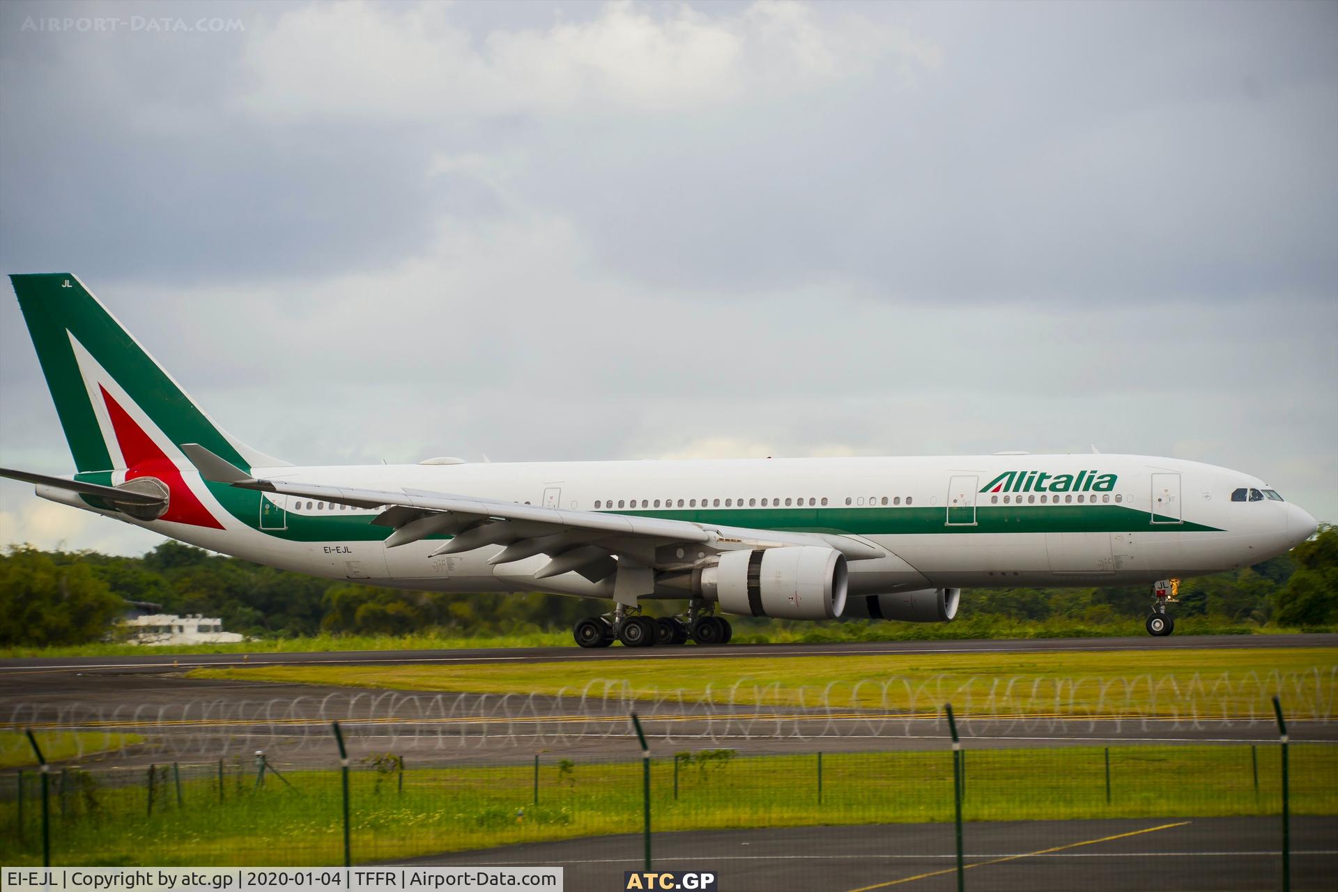 EI-EJL, 2011 Airbus A330-202 C/N 1283, Alitalia Airbus A330-202 from Milan (MXP) arriving at Pointe-à-Pitre Airport