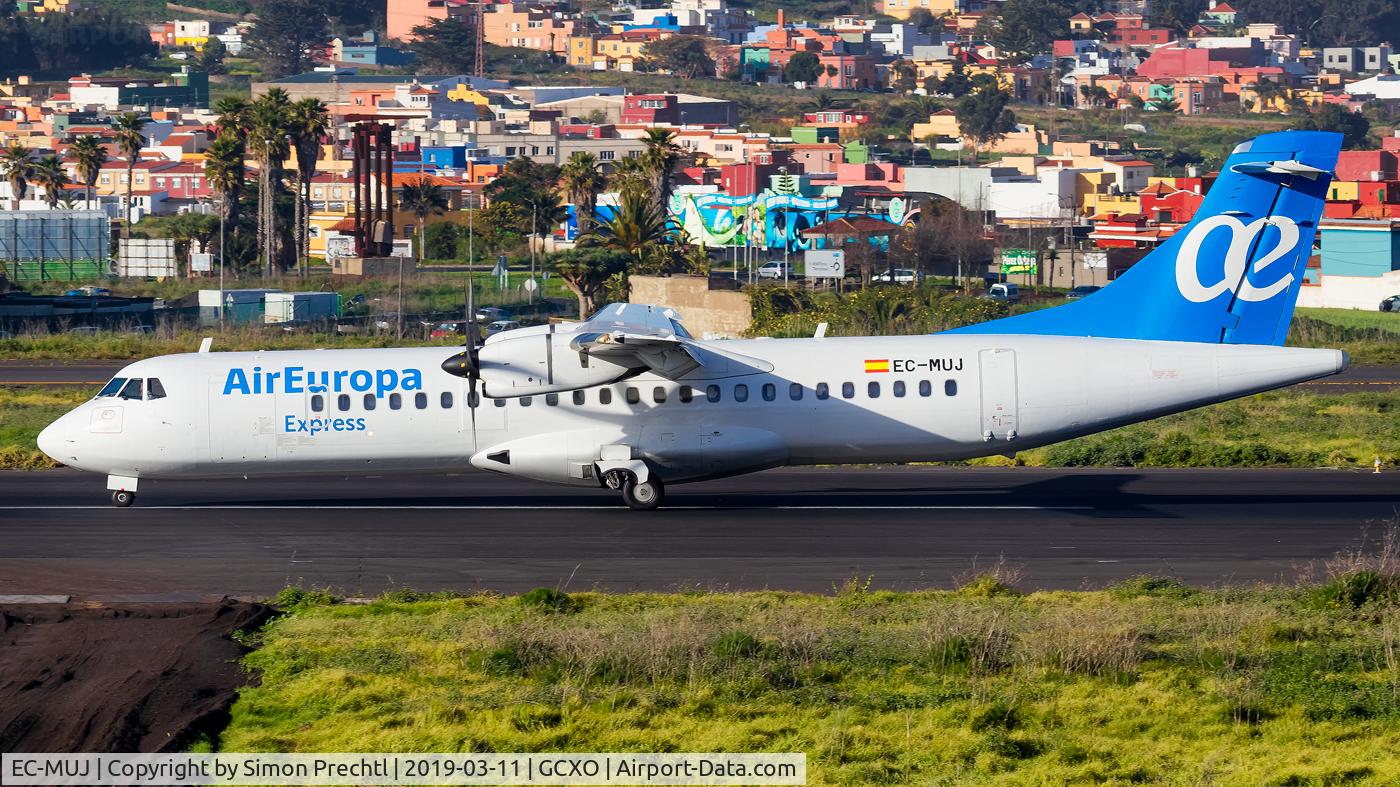 EC-MUJ, 2009 ATR 72-212A C/N 879, EC-MUJ @ Tenerife Norte Airport