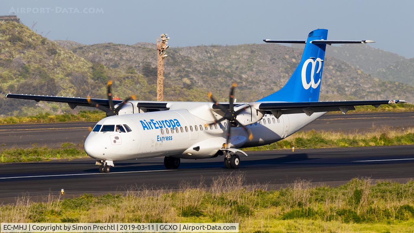 EC-MHJ, 2011 ATR 72-212A C/N 982, EC-MHJ @ Tenerife Norte Airport