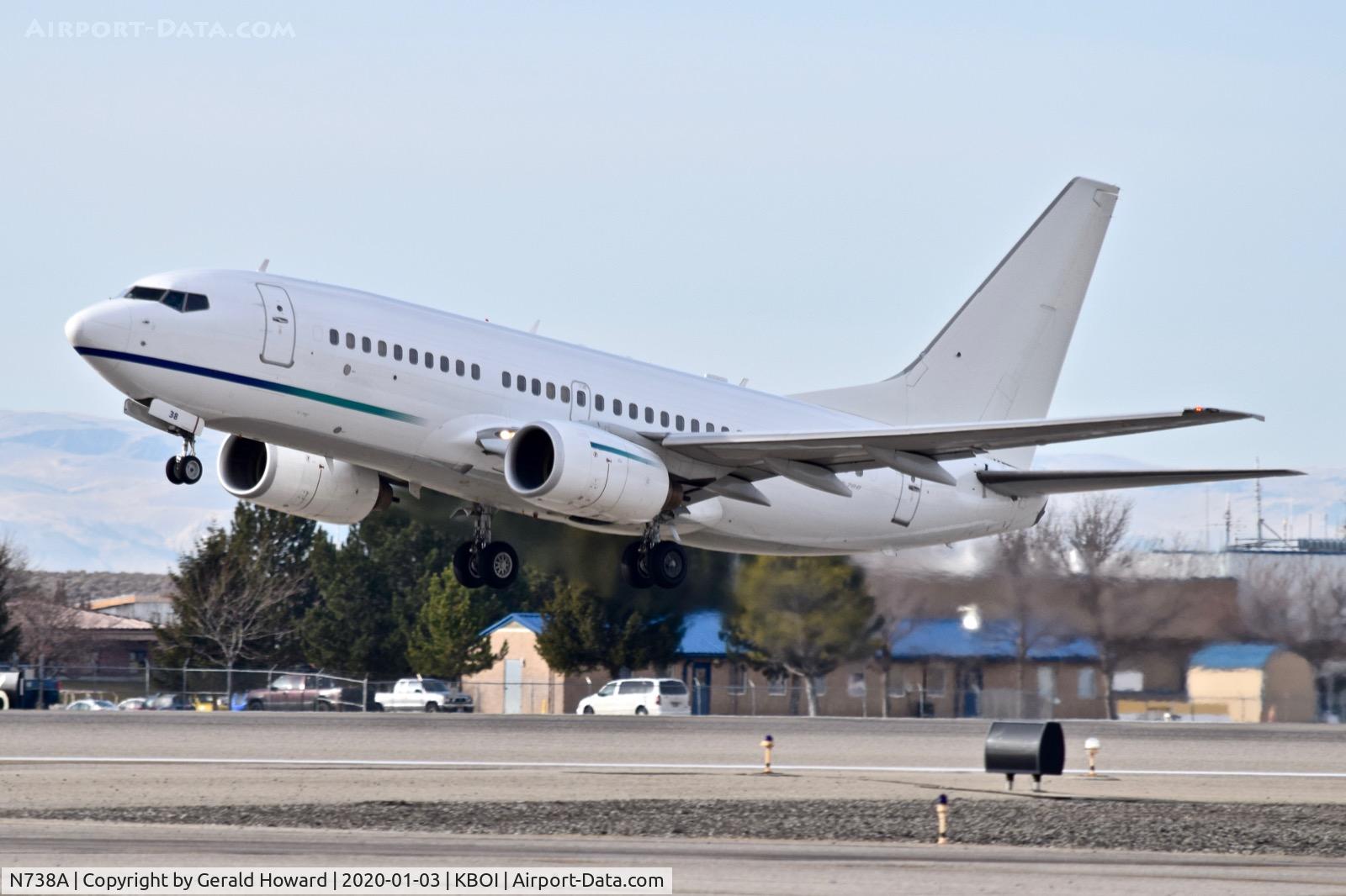 N738A, 2000 Boeing 737-7AX C/N 30182, Take off from 10R.