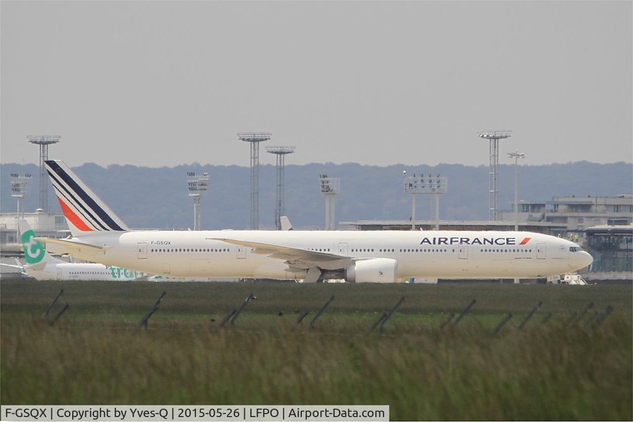 F-GSQX, 2007 Boeing 777-328/ER C/N 32963, Boeing 777-328 ER, Taxiing to boarding ramp, Paris-Orly airport (LFPO-ORY)