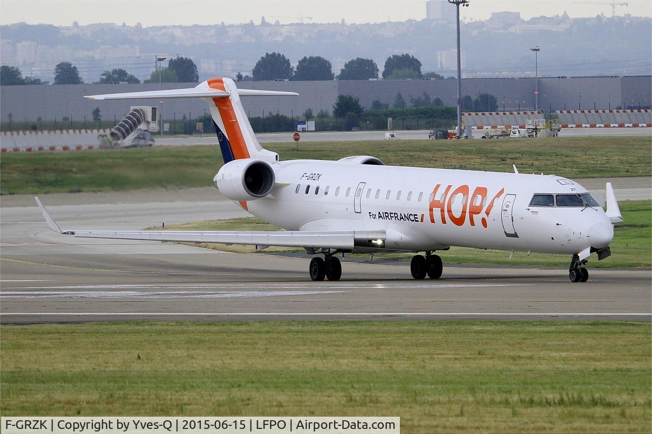 F-GRZK, 2005 Canadair CRJ-702 (CL-600-2C10) Regional Jet C/N 10198, Canadair Regional Jet CRJ-702, Lining up rwy 08, Paris-Orly airport (LFPO-ORY)