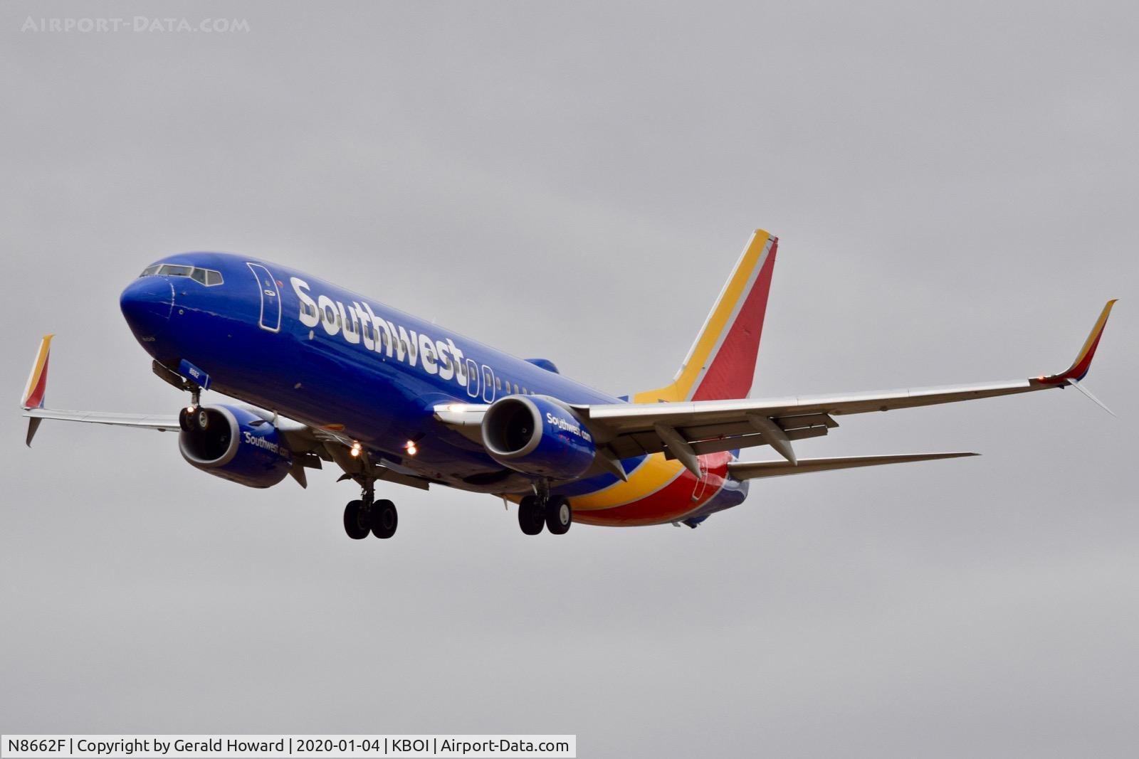 N8662F, 2015 Boeing 737-8H4 C/N 36936, Landing 28R.