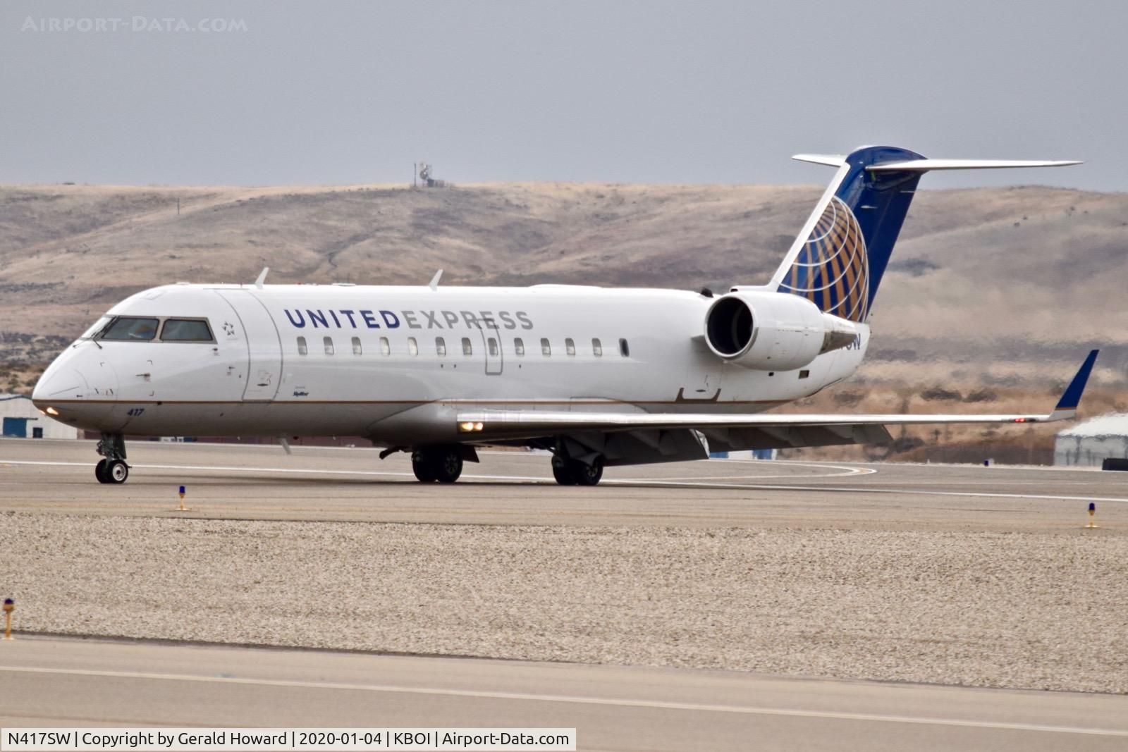 N417SW, 2000 Bombardier CRJ-200LR (CL-600-2B19) C/N 7400, Taxiing on Echo.