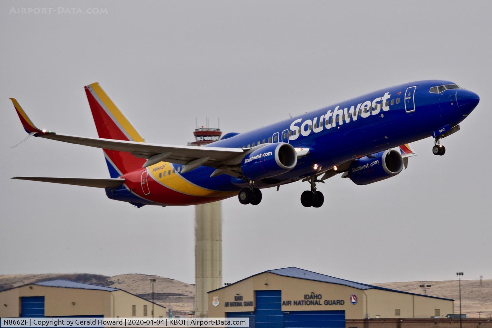 N8662F, 2015 Boeing 737-8H4 C/N 36936, Take off from 28R.