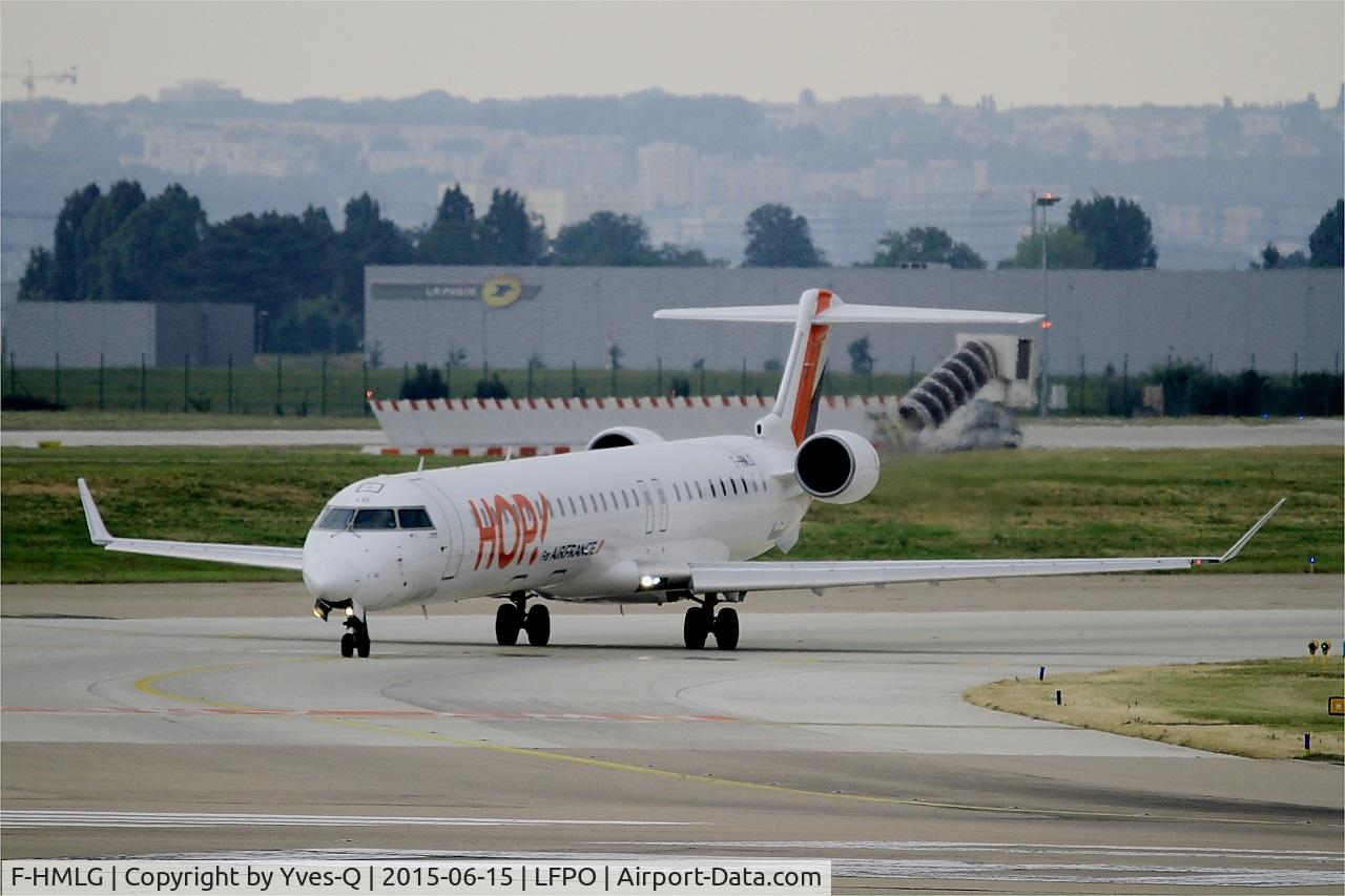 F-HMLG, 2011 Bombardier CRJ-1000EL NG (CL-600-2E25) C/N 19012, Bombardier CRJ-1000, Taxiing to holding point rwy 08, Paris Orly Airport (LFPO-ORY)