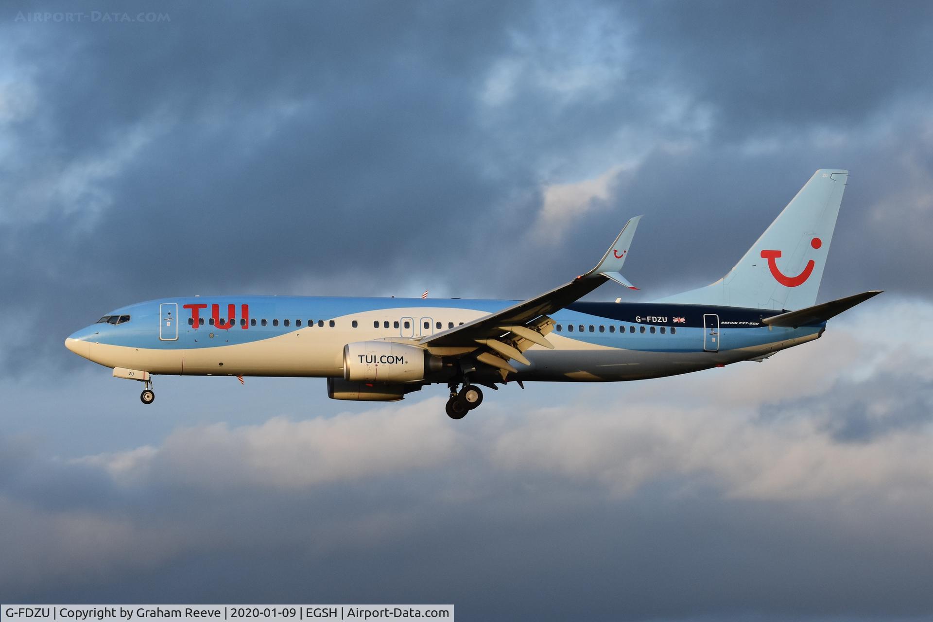 G-FDZU, 2011 Boeing 737-8K5 C/N 37253, Landing at Norwich.