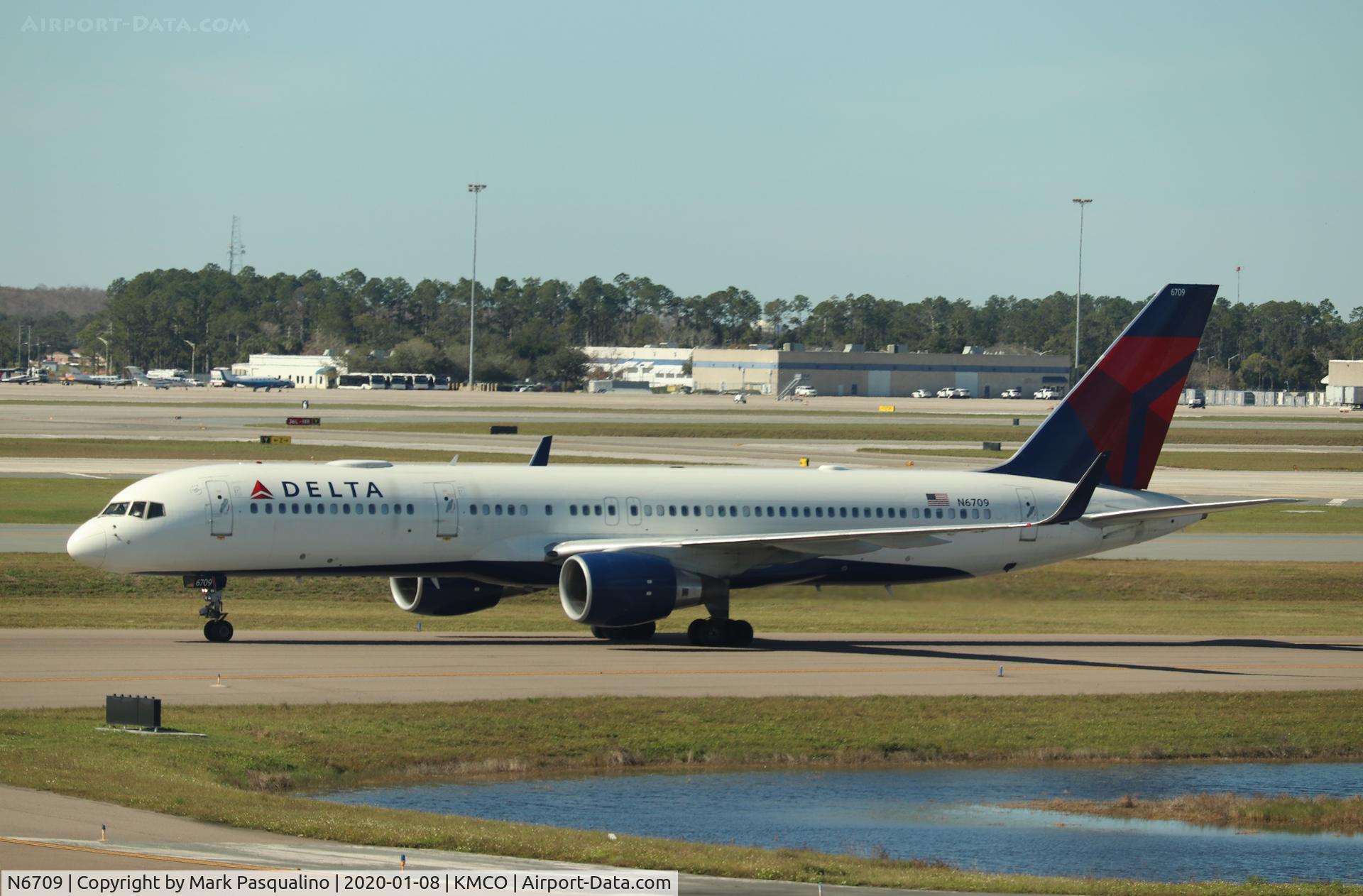 N6709, 2000 Boeing 757-232 C/N 30481, Boeing 757-232