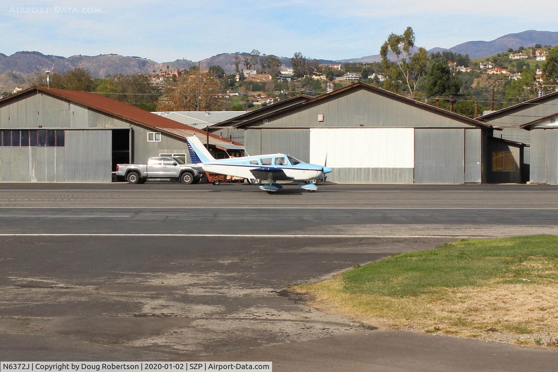 N6372J, 1968 Piper PA-28-180 C/N 28-4785, 1968 Piper PA-28-180 CHEROKEE, Lycoming O&VO-360 180 Hp, taxi to Rwy 22