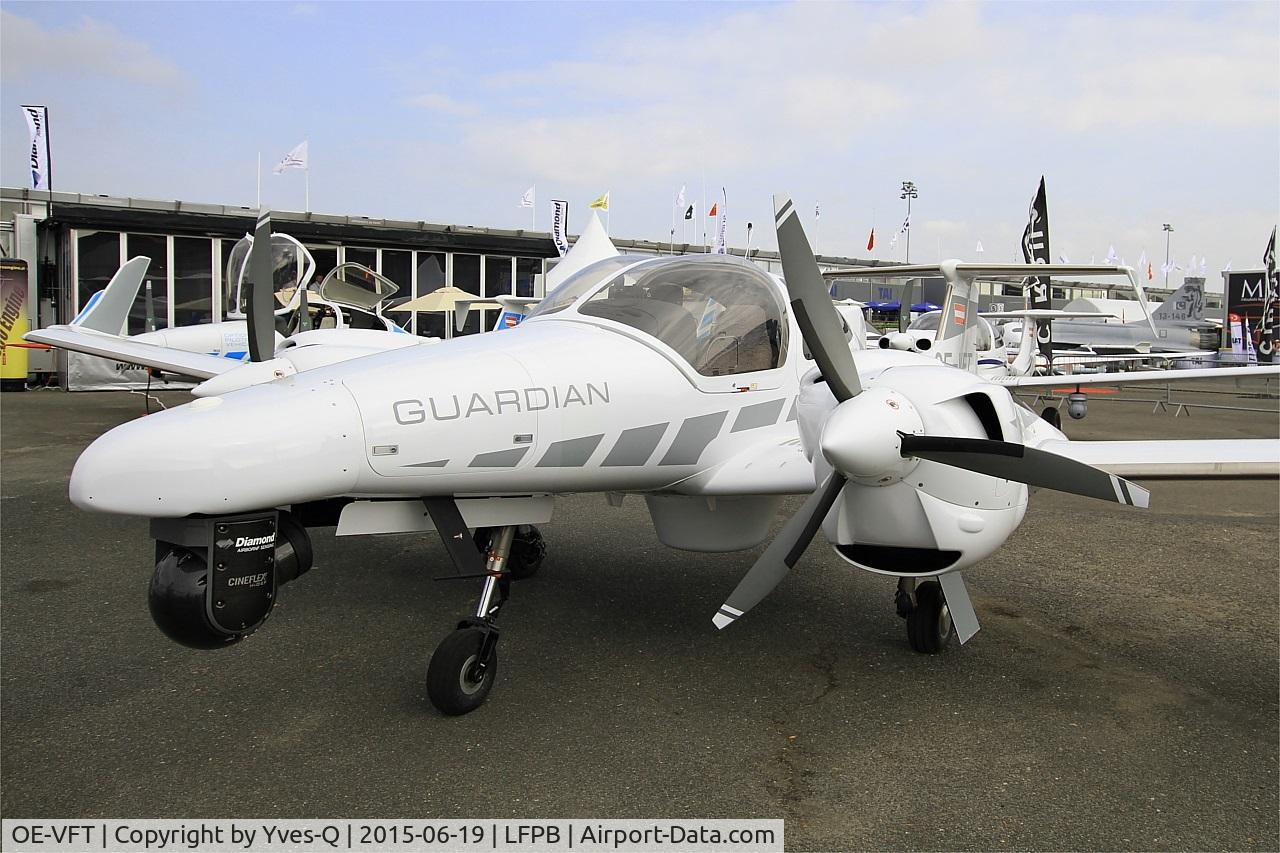 OE-VFT, Diamond DA-42 NG Turbo Twin Star C/N 42.379, Diamond DA-42HK-36TC Twin Star, Static display, Paris-Le Bourget airport (LFPB-LBG) Air show 2015