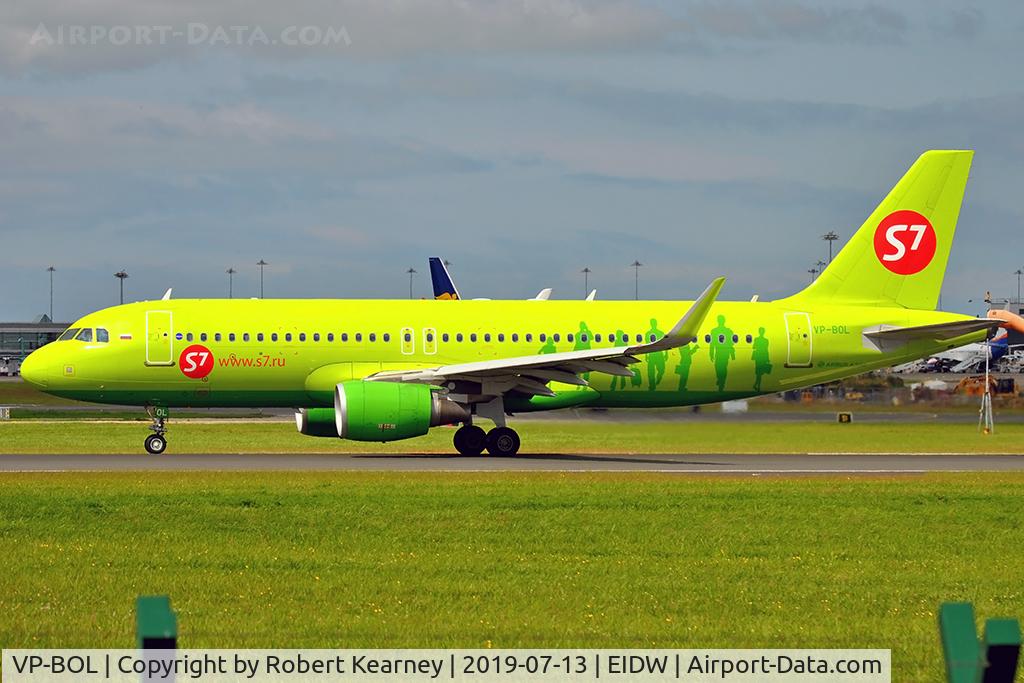 VP-BOL, 2014 Airbus A320-214 C/N 6066, Rolling on departure r/w 28