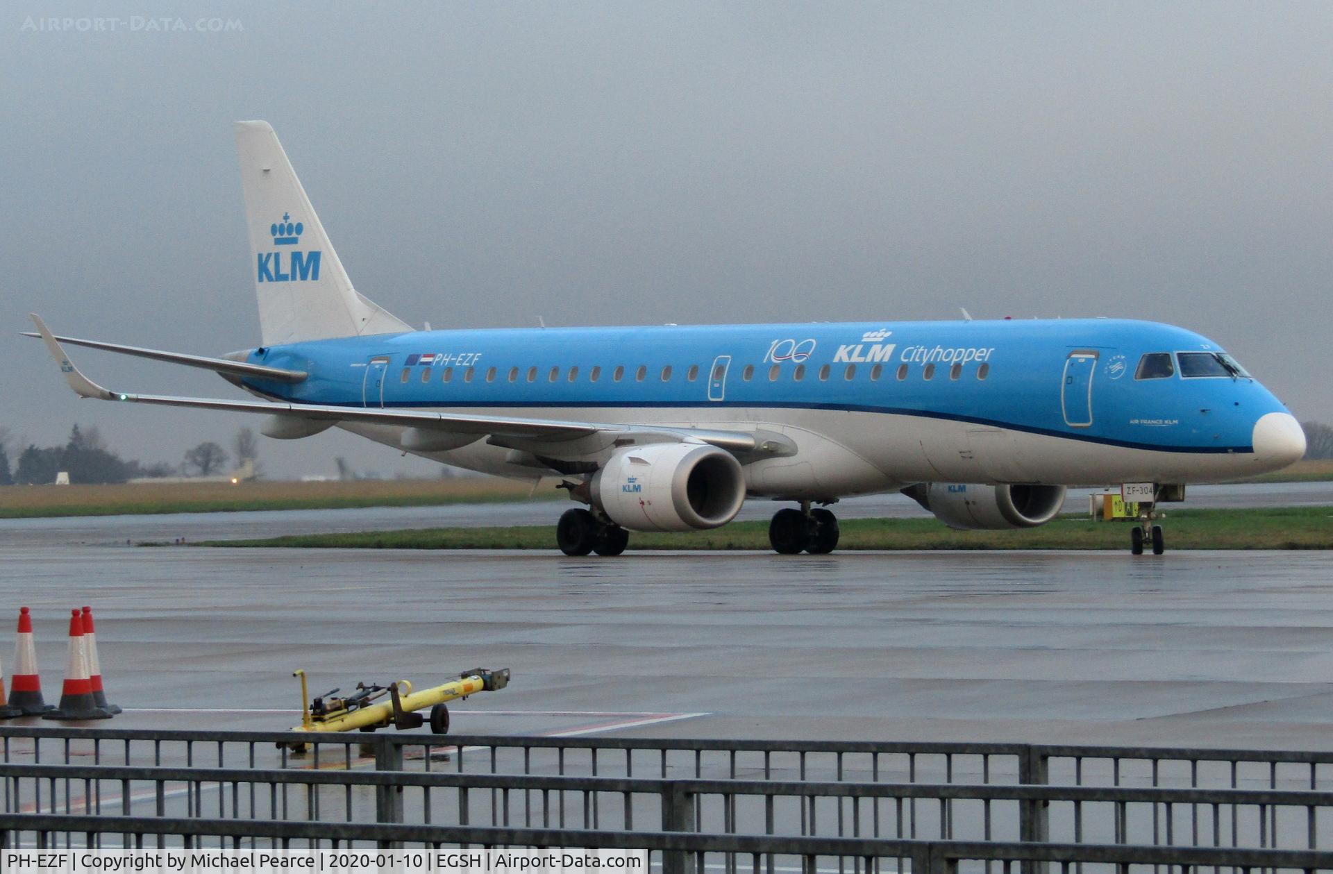 PH-EZF, 2009 Embraer 190LR (ERJ-190-100LR) C/N 19000304, Turning onto Stand 4 on arrival from Amsterdam (AMS).