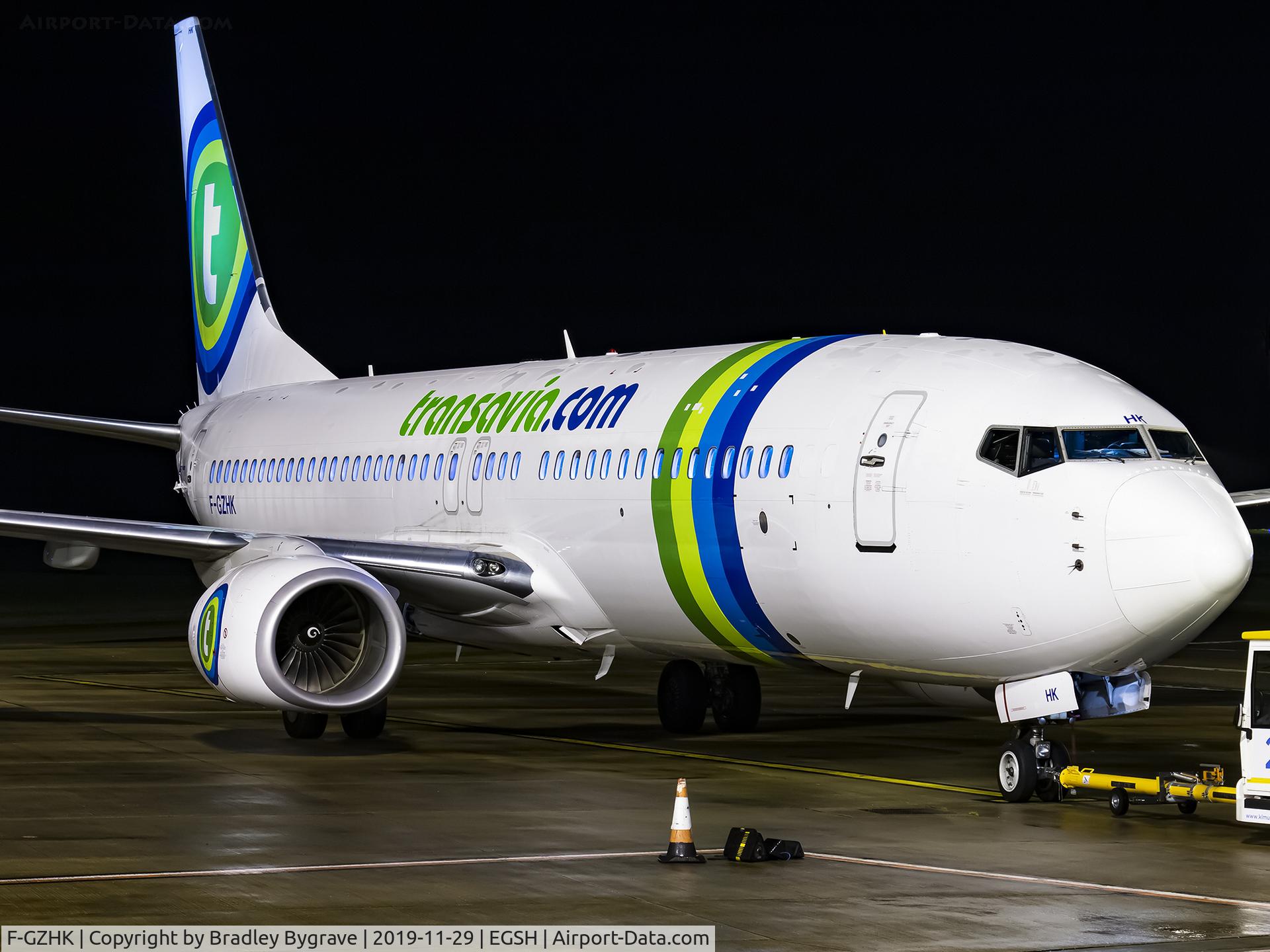 F-GZHK, 2014 Boeing 737-8K2 C/N 37790, Stand 6