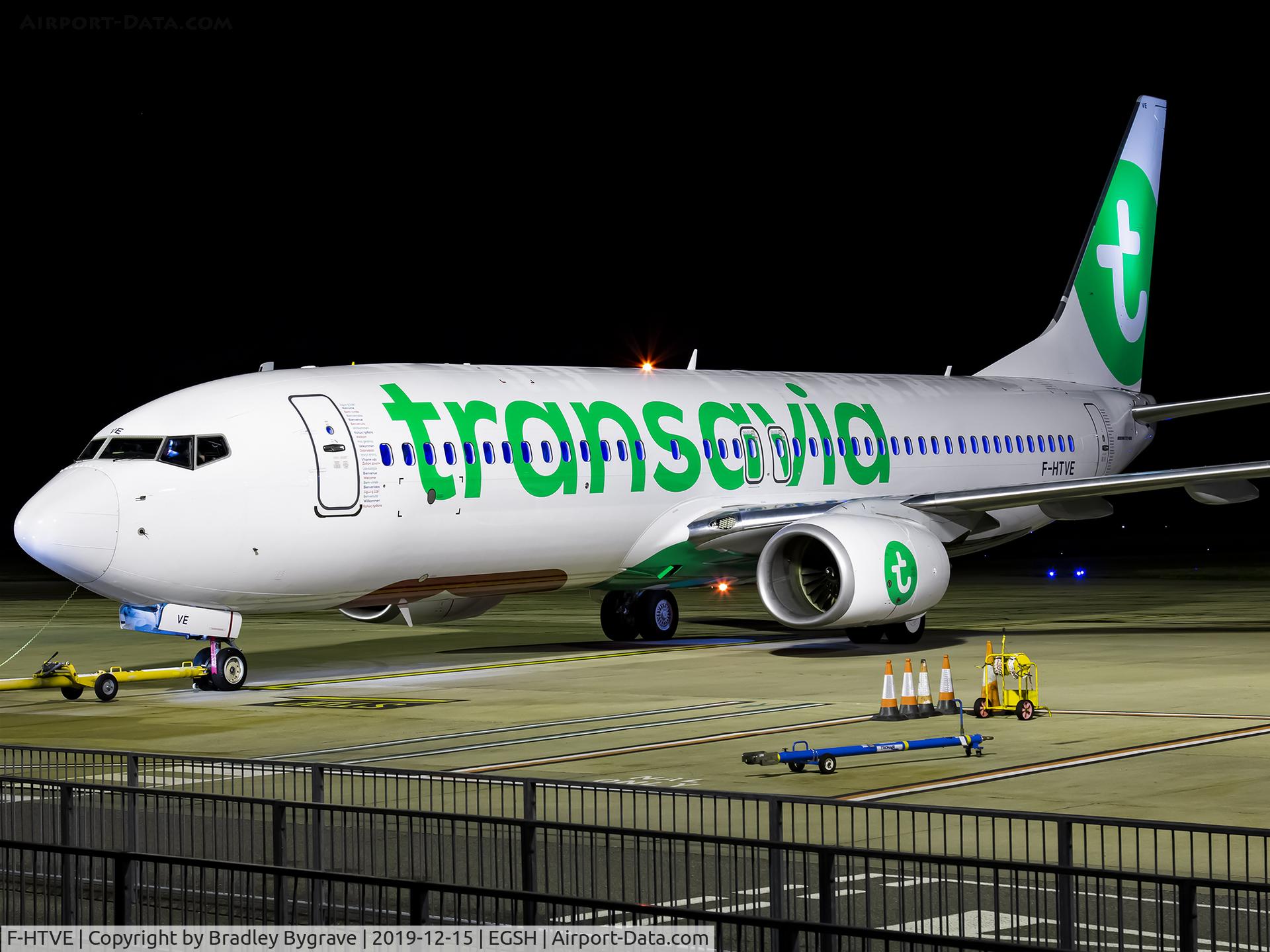 F-HTVE, 2017 Boeing 737-8KT C/N 62155, Stand 4