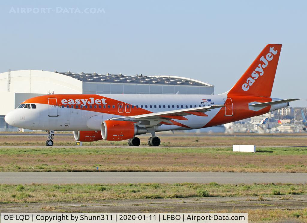 OE-LQD, 2008 Airbus A319-111 C/N 3763, Taxiing holding point rwy 32R for departure...