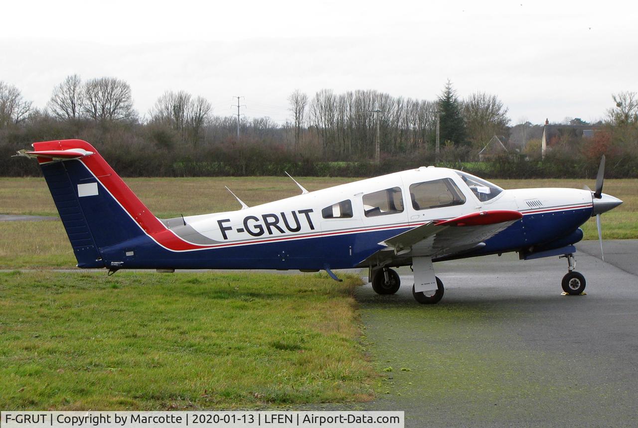 F-GRUT, 1980 Piper PA-28RT-201T Arrow IV C/N 28R8031016, On stopover at Sorigny airfield.