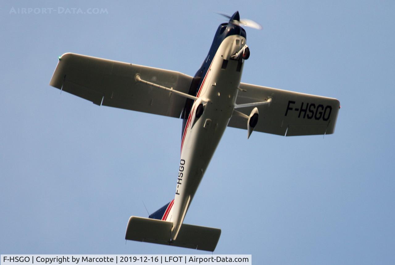 F-HSGO, Tecnam P-2010 C/N 091, Taking off from Tours.
