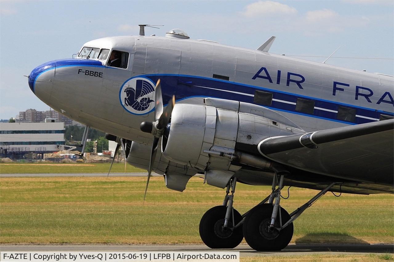 F-AZTE, 1943 Douglas C-47A-1-DL  Skytrain C/N 9172, Douglas C-47A Skytrain, Taxiing to parking area, Paris-Le Bourget (LFPB-LBG) Air show 2015