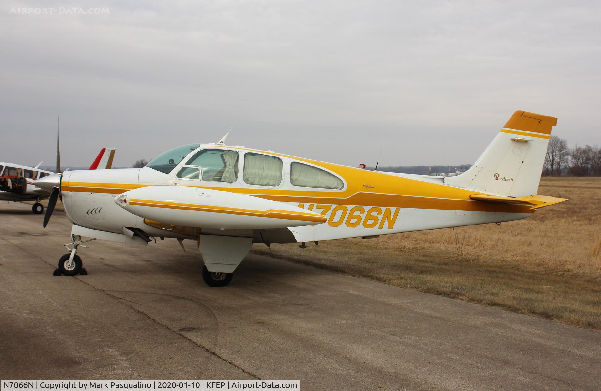 N7066N, 1967 Beech E33A Bonanza C/N CE-190, Beech E33A