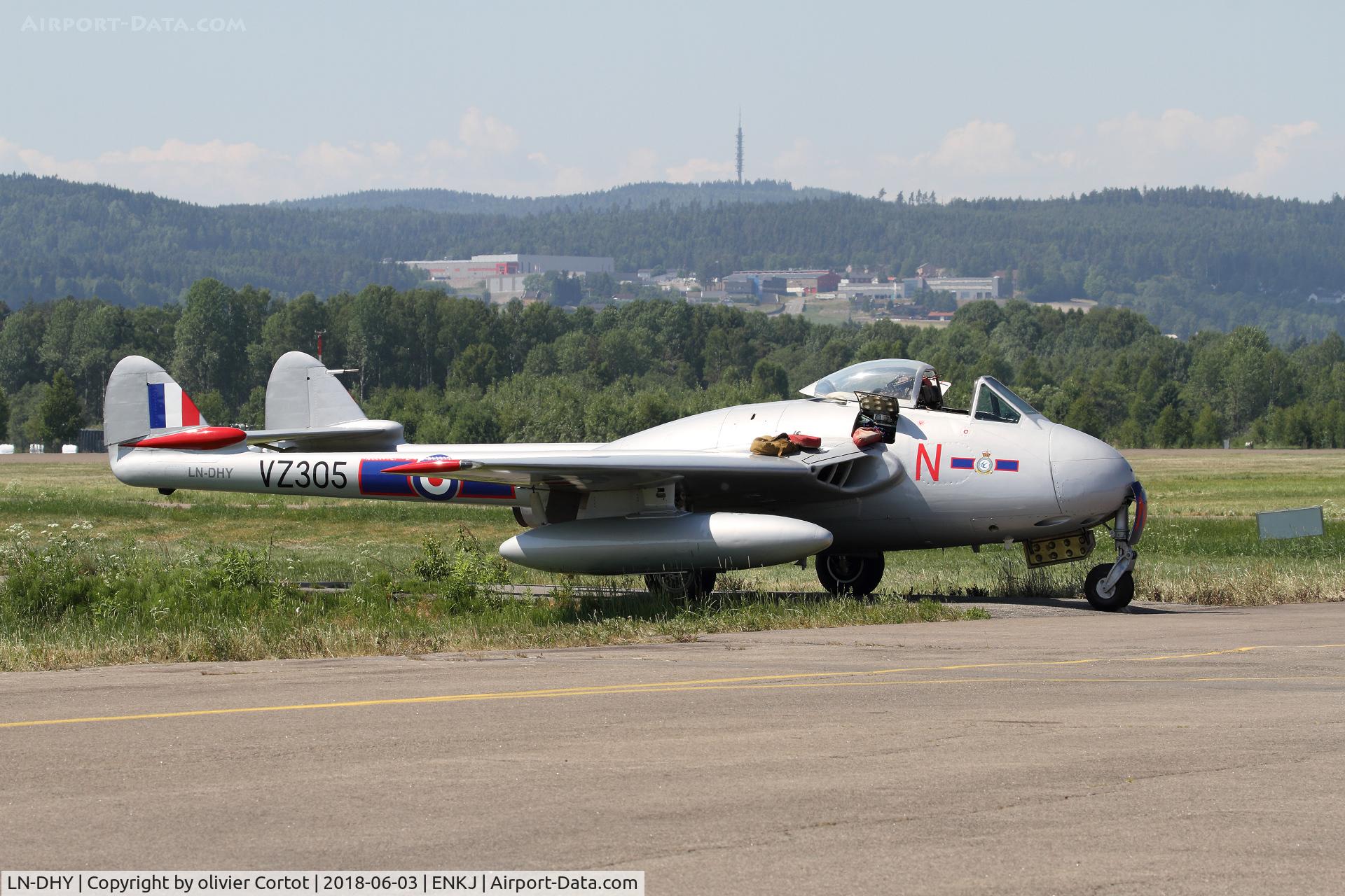 LN-DHY, 1952 De Havilland (FFA) DH-100 Vampire FB6 C/N 705, Kjeller airshow