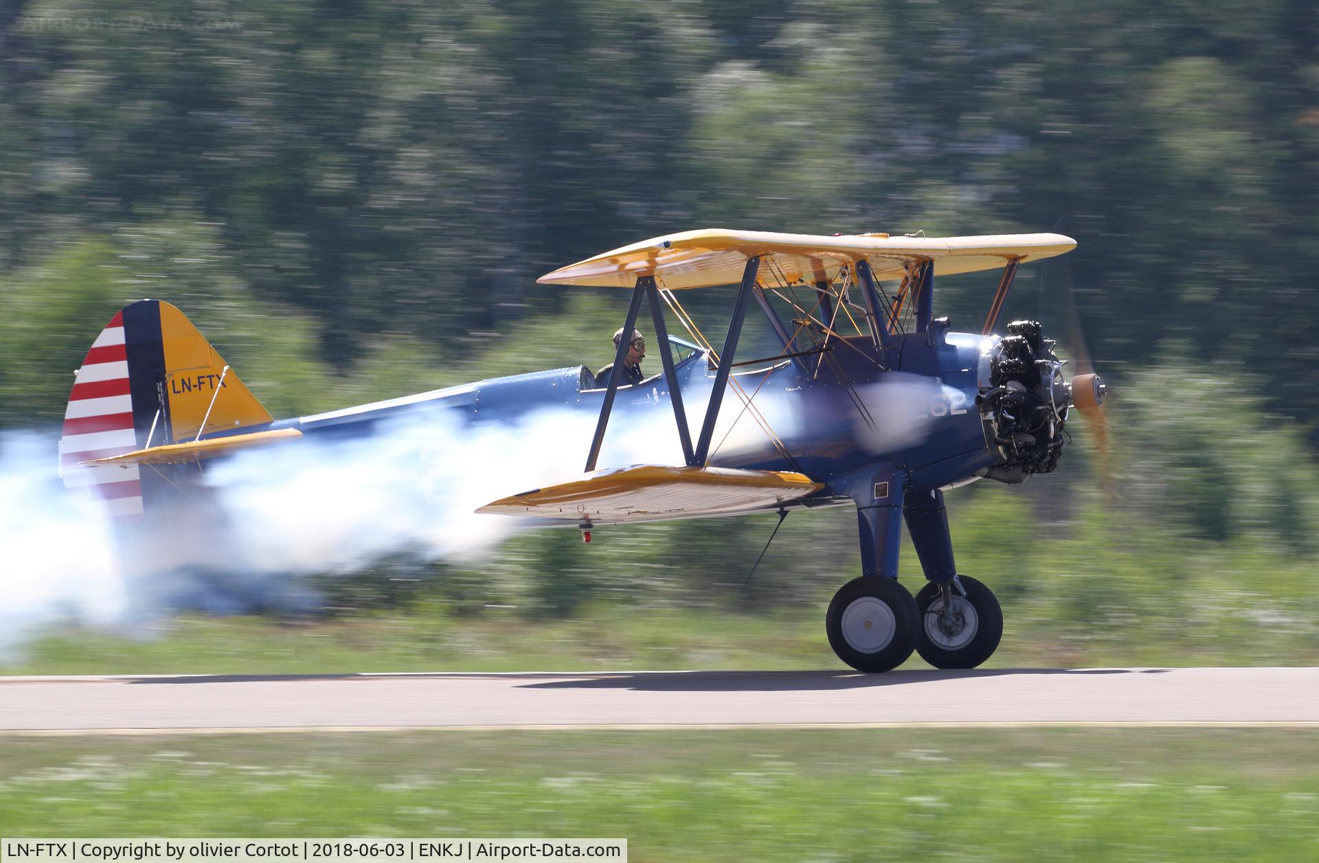 LN-FTX, Boeing A75N1 C/N 75-4952, taking off, Kjelelr airshow