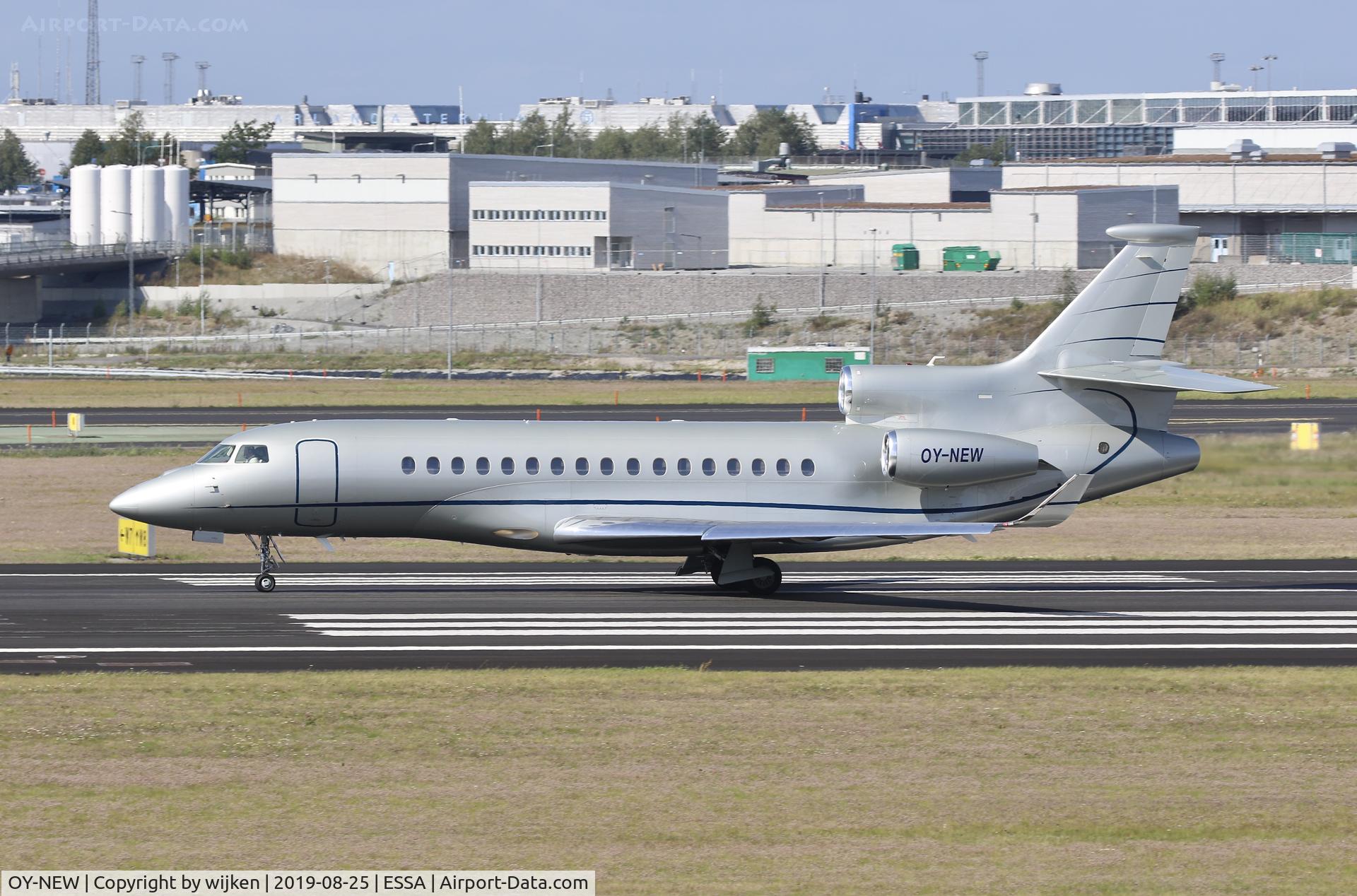 OY-NEW, 2017 Dassault Falcon 8X C/N 429, Line up RWY 19L ESSA/ARN
