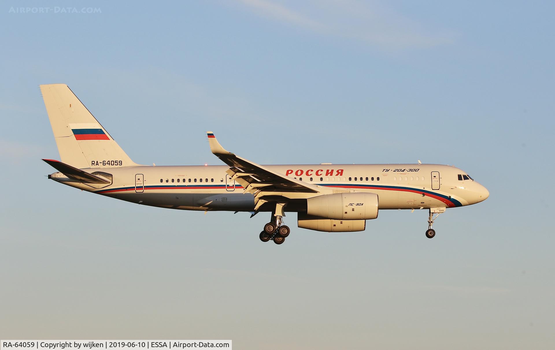 RA-64059, 2012 Tupolev Tu-204-300 C/N 64059, Nice visit