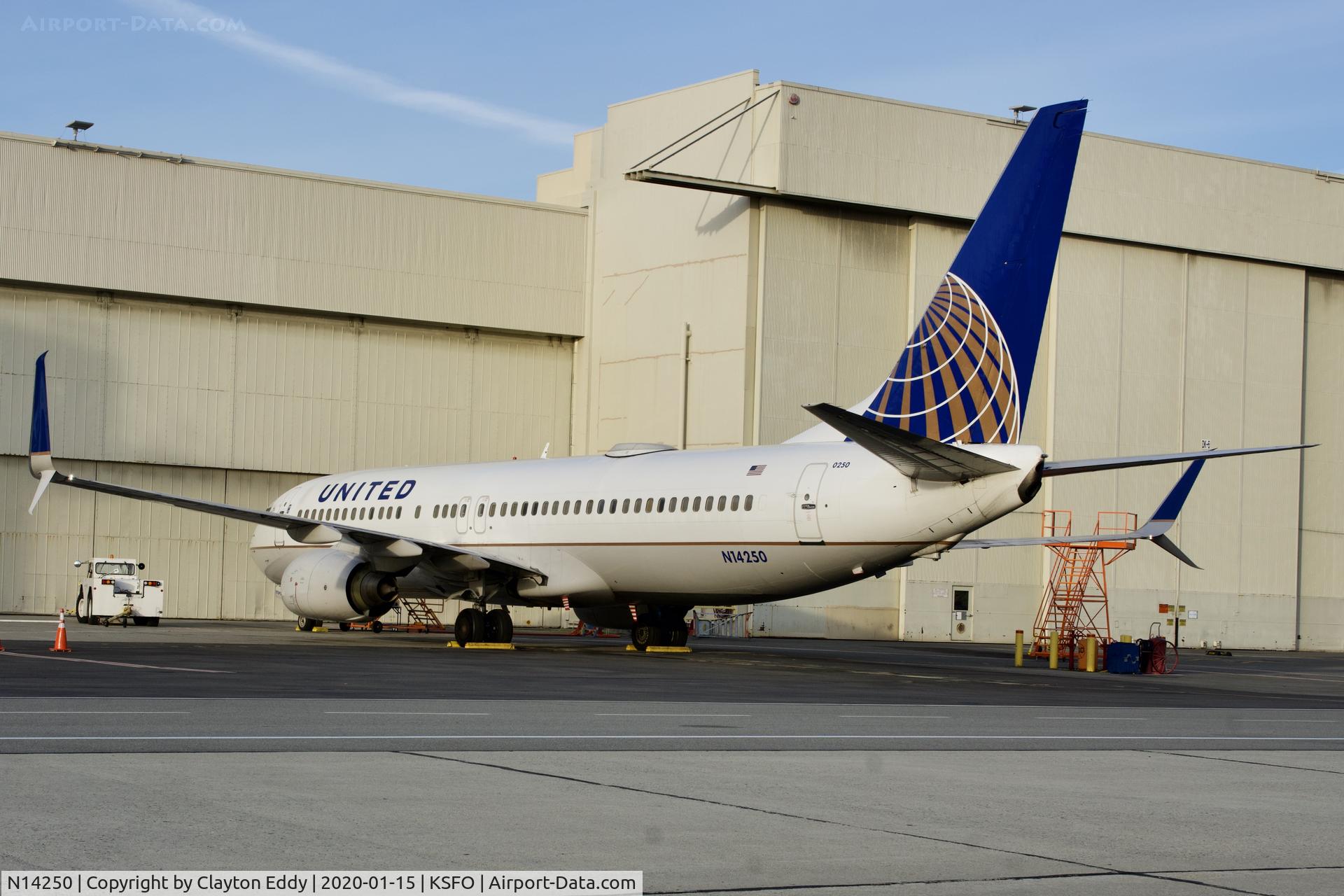 N14250, 1999 Boeing 737-824 C/N 28957, SFO 2019.