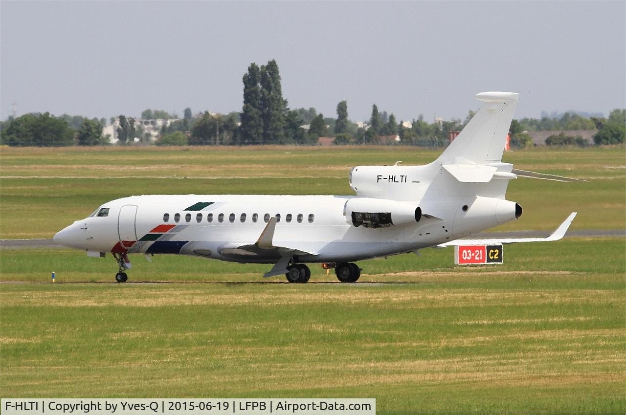 F-HLTI, 2011 Dassault Falcon 7X C/N 108, Dassault Falcon 7XTaxiing to holding point, Paris-Le Bourget (LFPB-LBG) Air show 2015