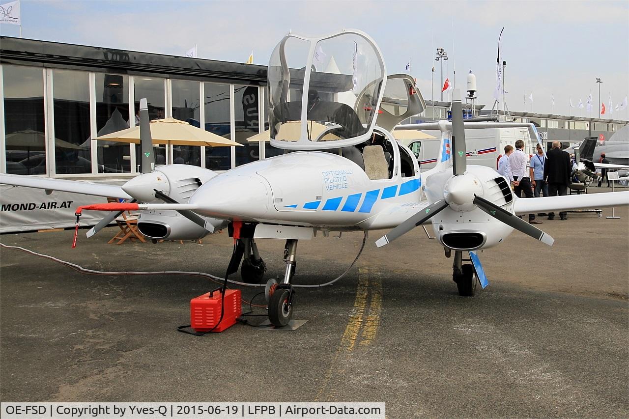 OE-FSD, Diamond DA-42M-NG Twin Star C/N 42.MN006, Diamond DA-42M-NG Twin Star, Static display, Paris-Le Bourget (LFPB-LBG) Air show 2015