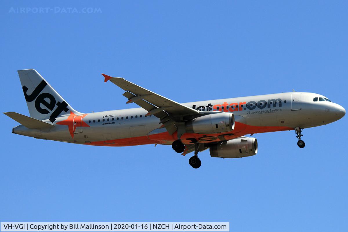 VH-VGI, 2010 Airbus A320-232 C/N 4466, from AKL