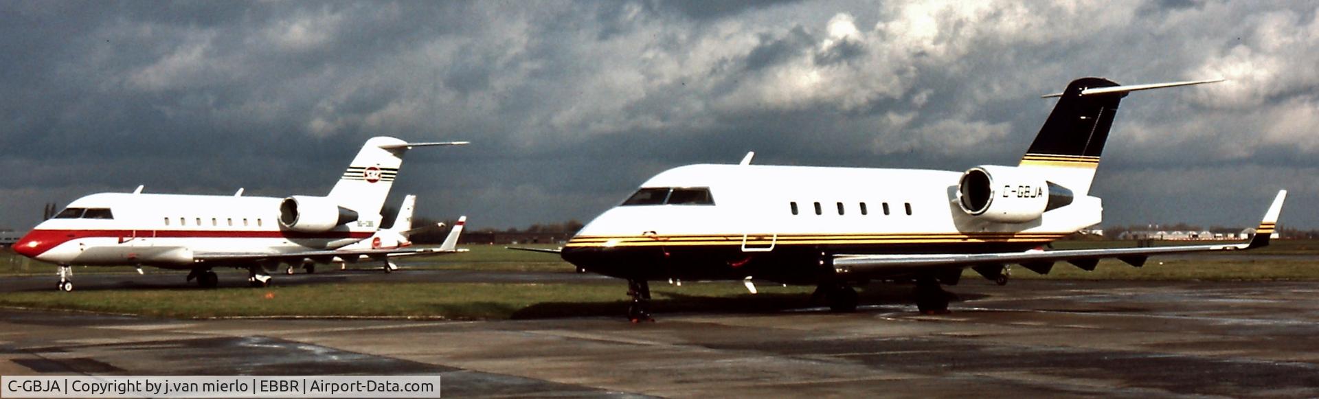 C-GBJA, 1997 Canadair Challenger 604 (CL-600-2B16) C/N 5341, Brussels G.A.T. with 9Q-CBS in the background