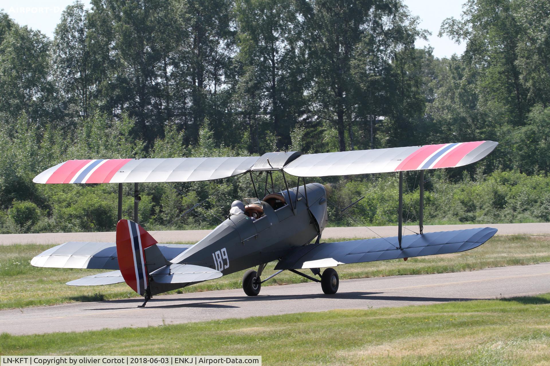 LN-KFT, 1934 De Havilland (Kjeller) DH-82A C/N 185, reaching the runway, Kjeller airshow 2018