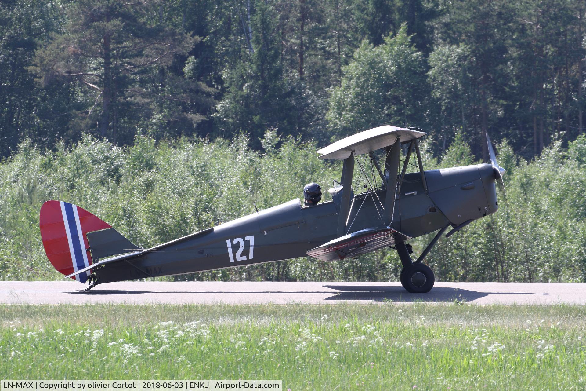 LN-MAX, De Havilland DH-82A Tiger Moth II C/N 85738, Kjeller airshow