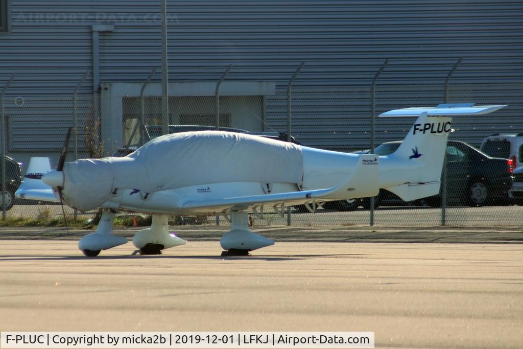 F-PLUC, Dyn'Aero MCR-4S 2002 C/N 26, Parked