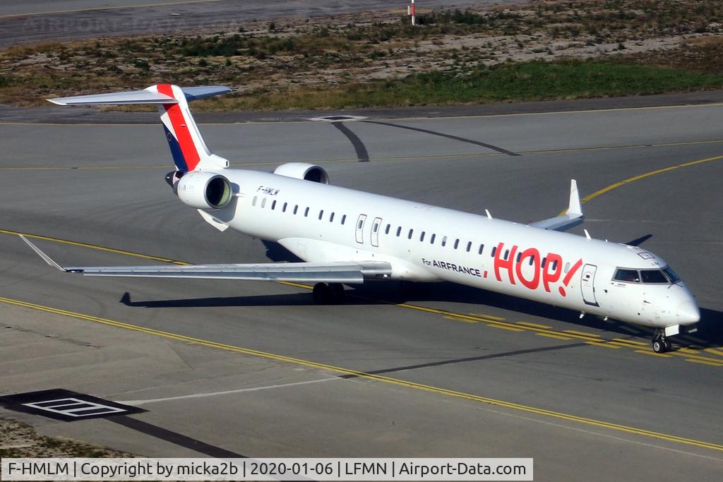 F-HMLM, 2012 Bombardier CRJ-1000EL NG (CL-600-2E25) C/N 19023, Taxiing