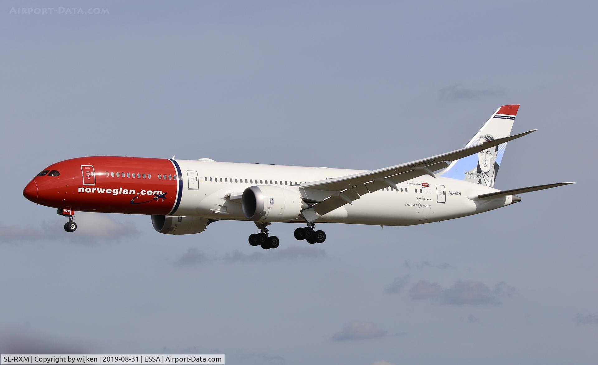 SE-RXM, 2019 Boeing 787-9 Dreamliner C/N 63345, Landing RWY 26