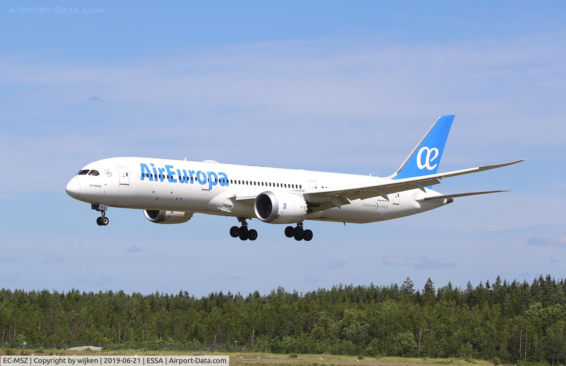 EC-MSZ, 2018 Boeing 787-9 Dreamliner C/N 62171, RWY 26