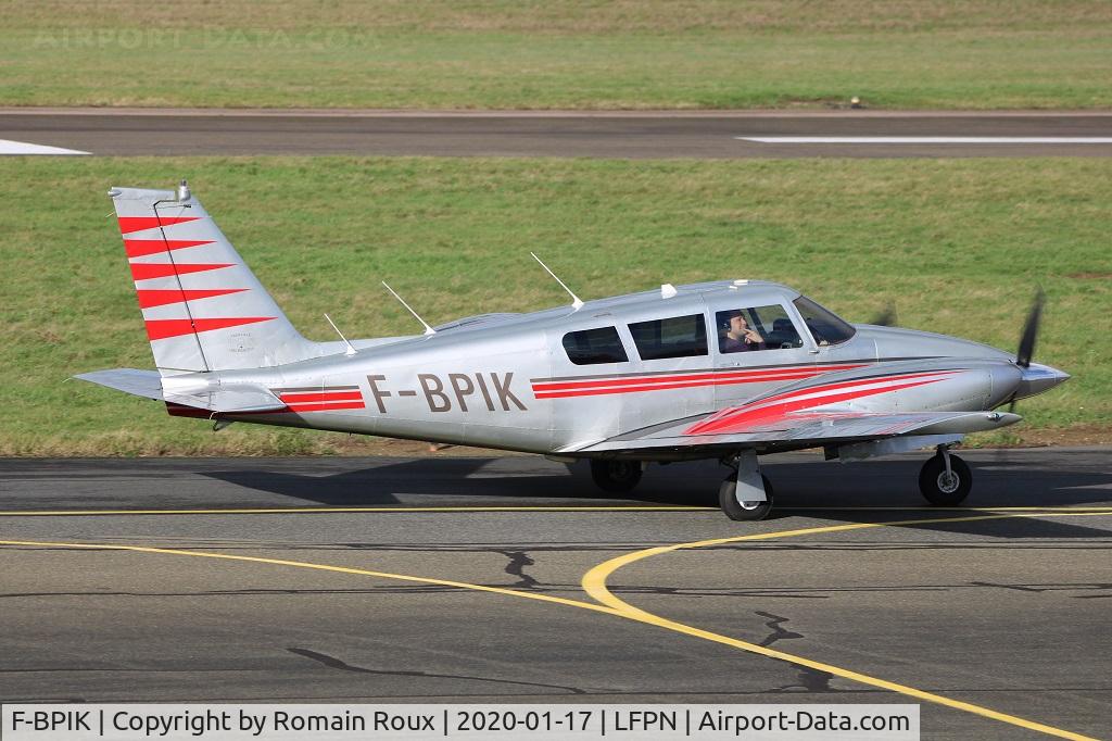 F-BPIK, Piper PA-30 Twin Comanche Twin Comanche C/N 30-1582, Taxiing