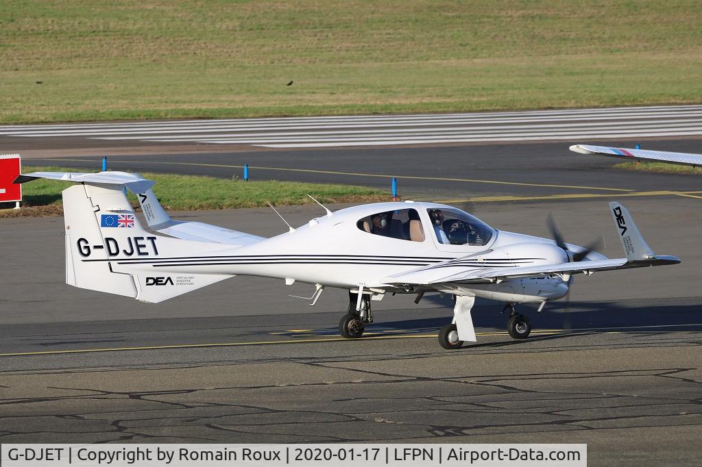 G-DJET, 2006 Diamond DA-42 Twin Star C/N 42.122, Taxiing