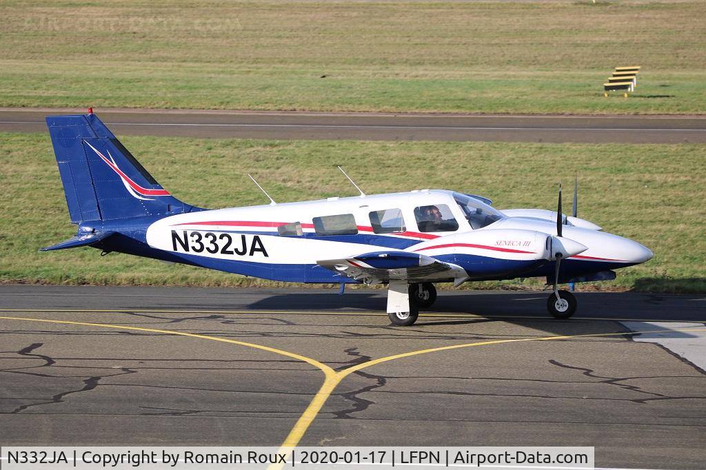 N332JA, 1983 Piper PA-34-220T Seneca III C/N 34-8333106, Taxiing