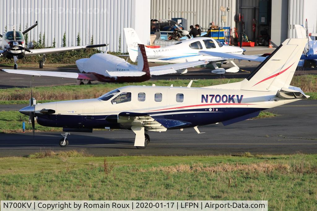 N700KV, 2004 Socata TBM-700 C/N 296, Taxiing