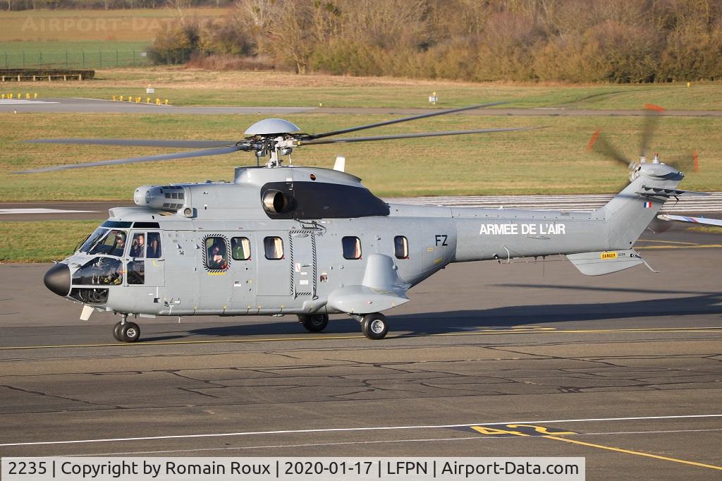 2235, Aérospatiale AS-332L-1 Super Puma Super Puma C/N 2235, Taxiing